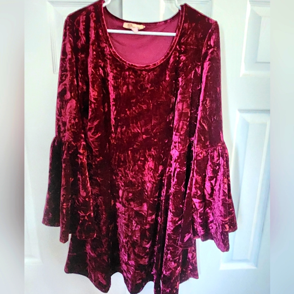 Axyeh Crushed Velvet Bell Sleeve Dress